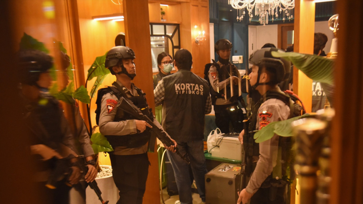 Jakarta's biggest law-enforcement scandal in years: deputy attorney general under investigation after massive cash and gold seizure