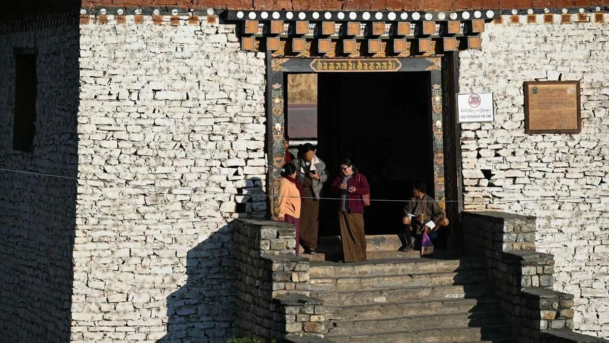 Bhutan's Population Crisis: Why a Himalayan Kingdom Is Paying Families to Have More Children