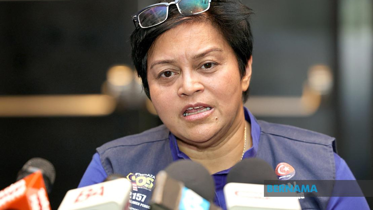 Sanusi's Remarks on Chinese and Indian Malaysians Risk Deepening Divisions, Says Azalina