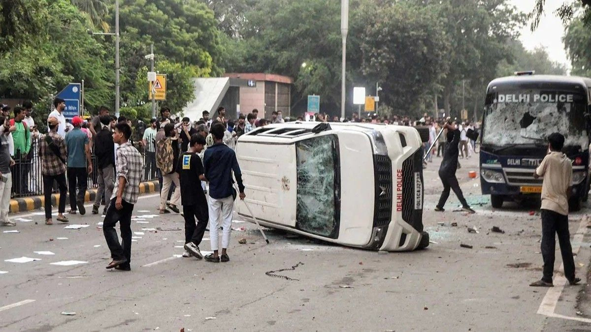 Delhi Police File 10 Cases Over Parliament Protest Violence as Misinformation Spreads