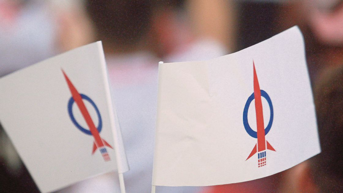 DAP's August 16 Congress Vote Looms as Critical Test for Anwar's Coalition