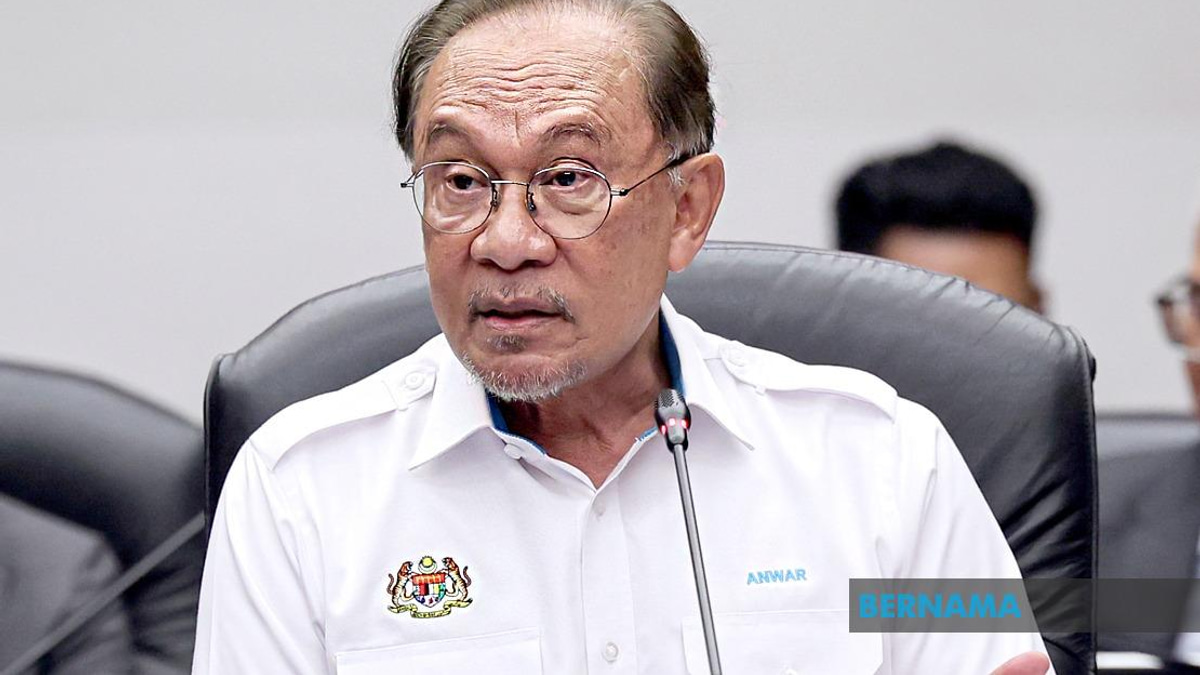 PM Anwar Extends Condolences to Family of Seremban Student