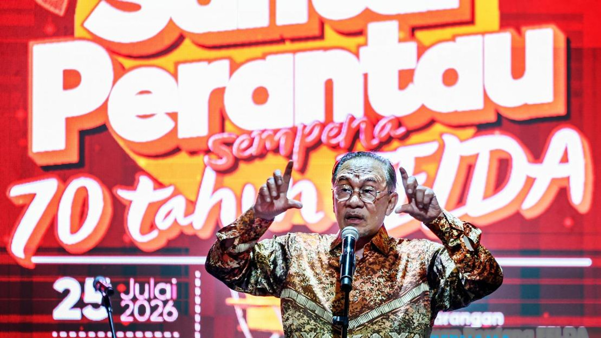 Anwar Pushes For Speedy Rollout Of Seven Felda Support Schemes
