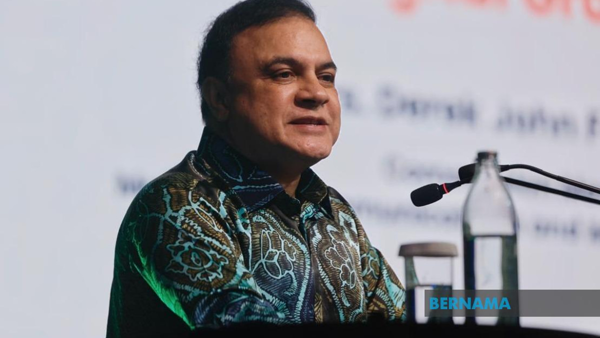 Malaysia Pushes for Unified Legal Standards in Digital and Physical Worlds to Combat Online Threats