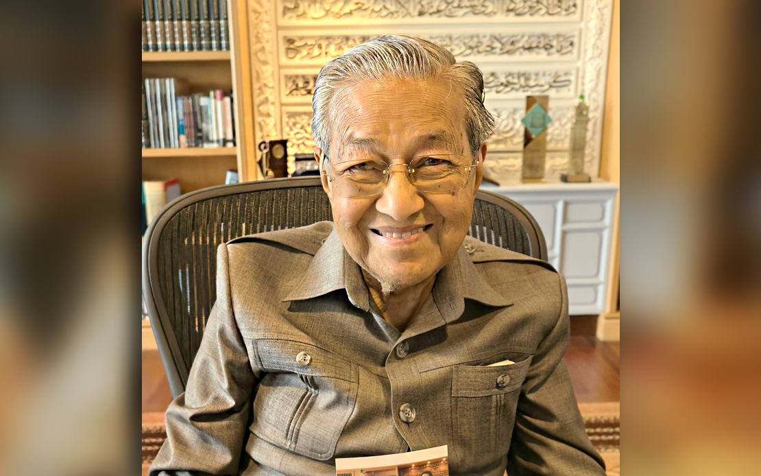 Senior Cabinet Ministers Mark Dr Mahathir's 101st Birthday with Public Tributes