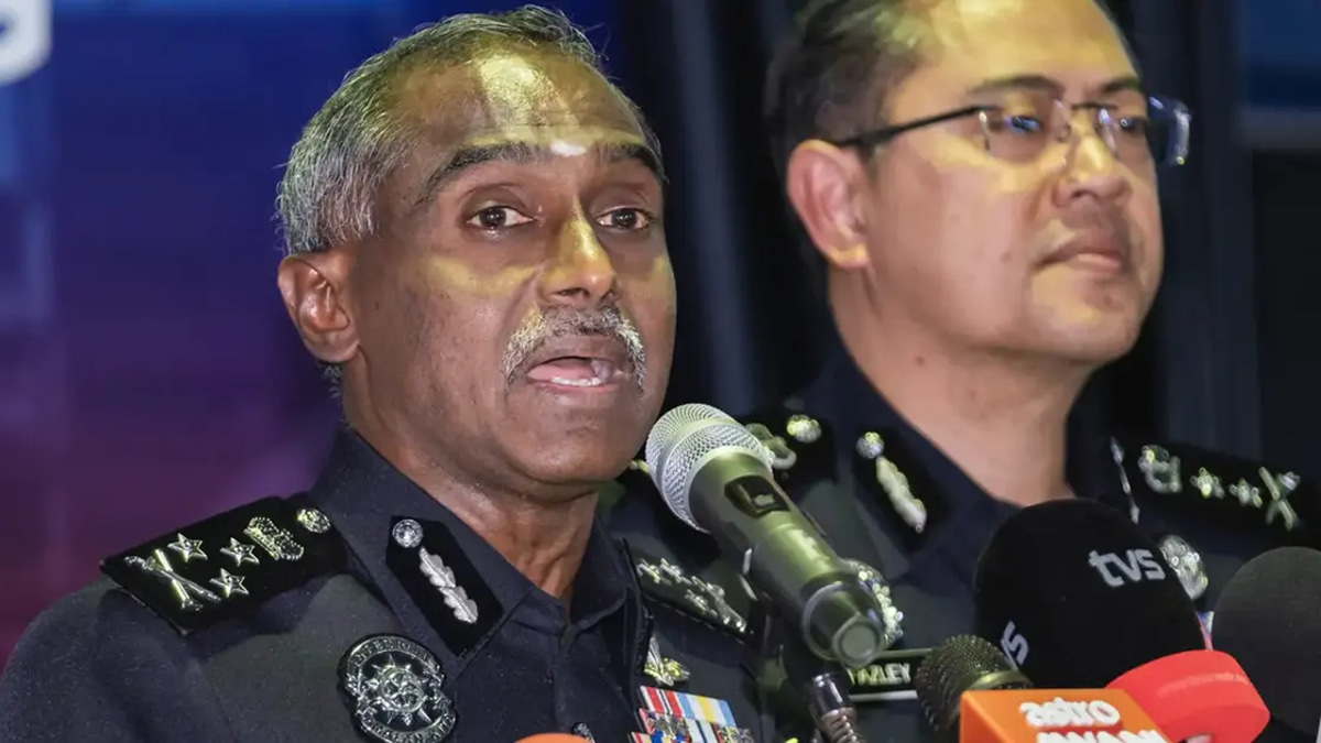 Woman to Face Court Tomorrow on Defamation Charge Against Anwar