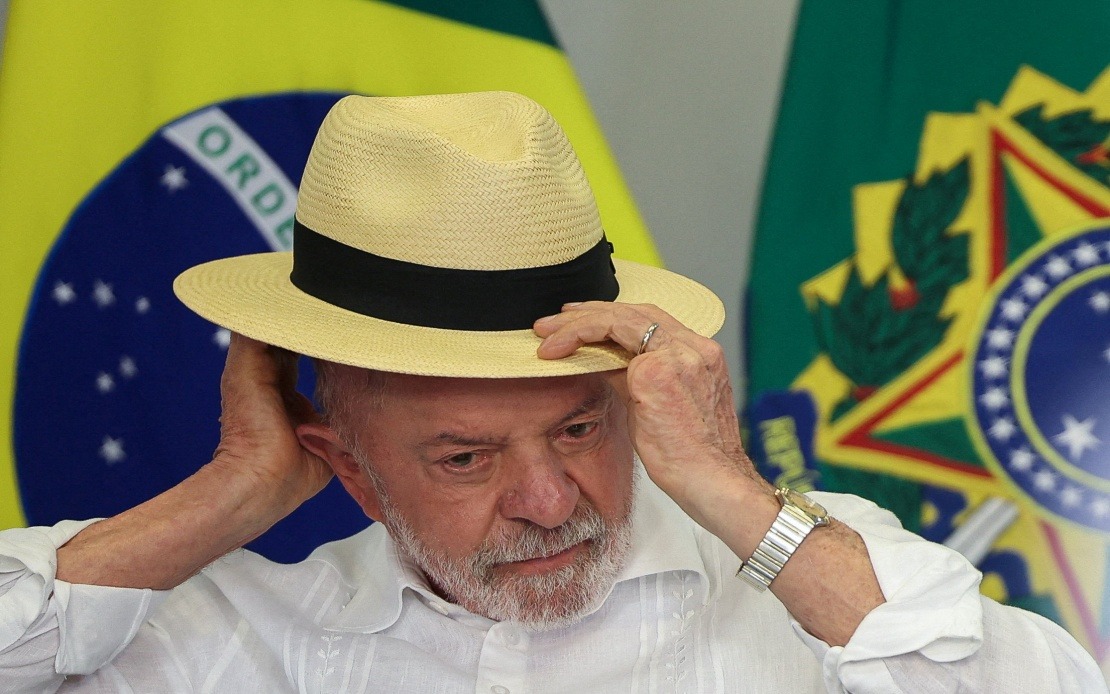 Lula Maintains Slender Lead Over Bolsonaro's Son in Brazil's Tightening Election Race