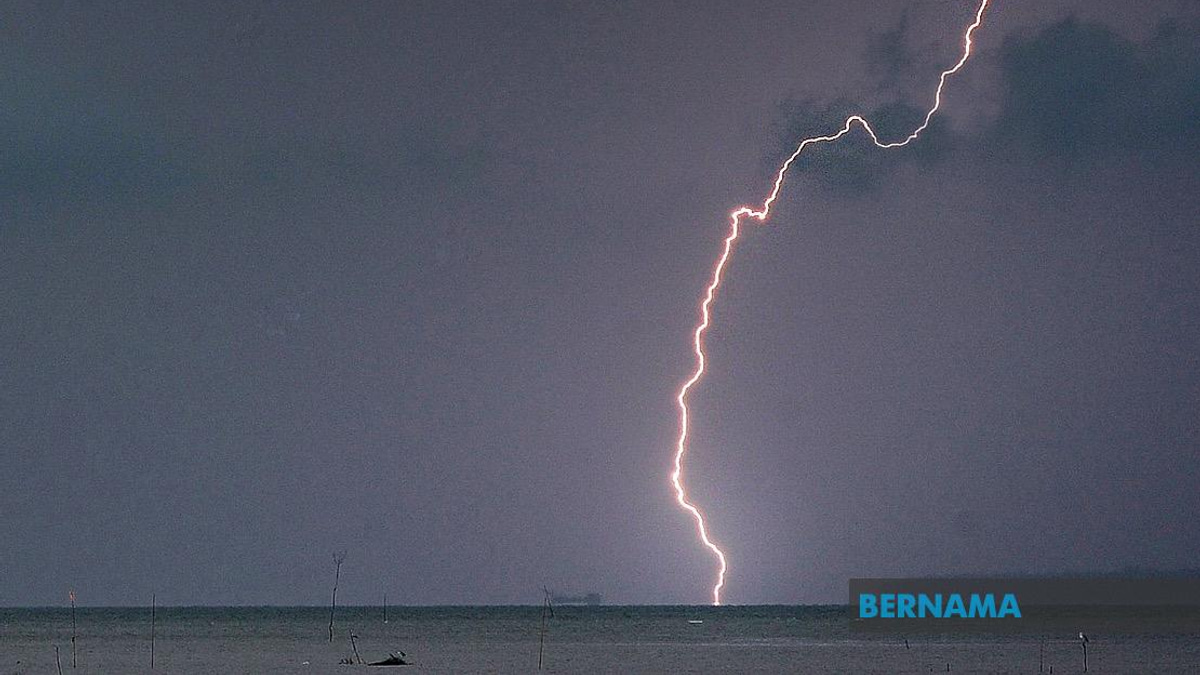 Thunderstorms and Heavy Rain to Lash Seven States and Labuan Until Evening