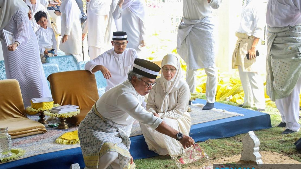 Sister of Pahang Sultan Laid to Rest at Royal Mausoleum