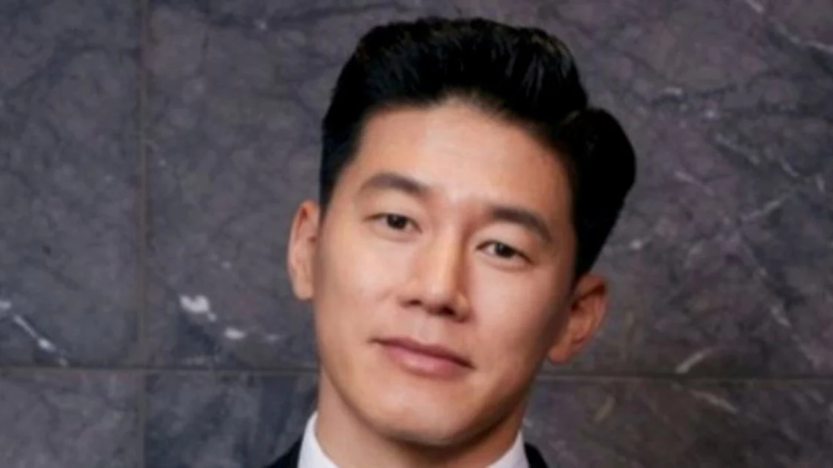 From Poverty to Stardom: How Korean Star Kim Mu Yeol Survived on RM500 Annually Before Success