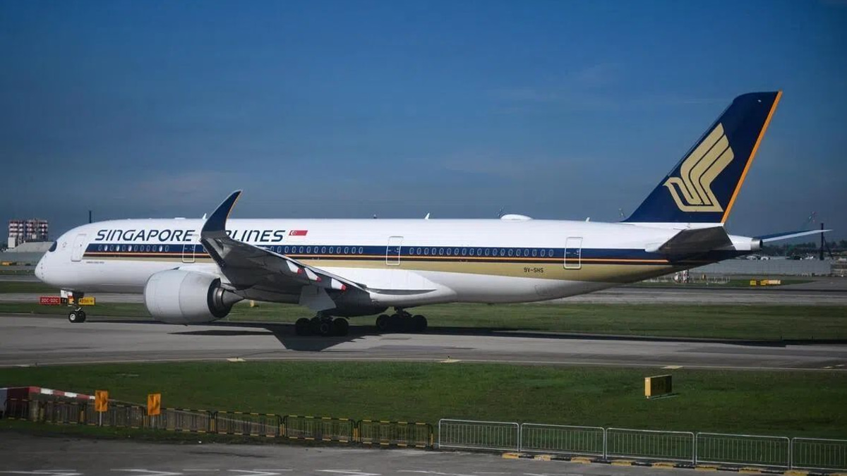 Typhoon Noul Forces Flight Cancellations Across Hong Kong and Singapore Routes
