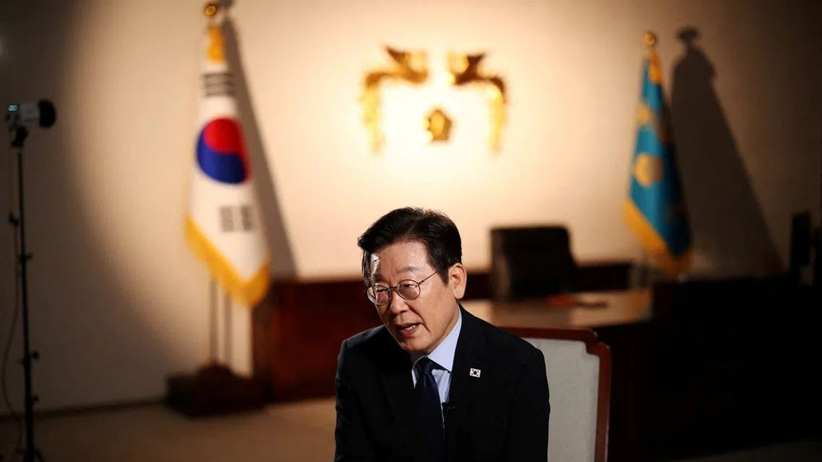 South Korea's Lee Jae Myung backs four-year presidency with re-election rights
