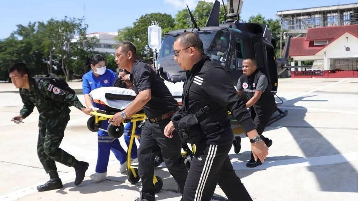 Twin bombings in Thai south wound a dozen police officers