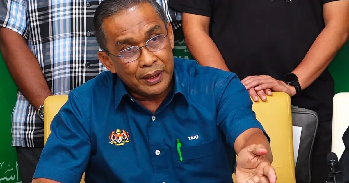 Hamzah Zainudin Returns as Opposition Leader After PN MPs Signal Support