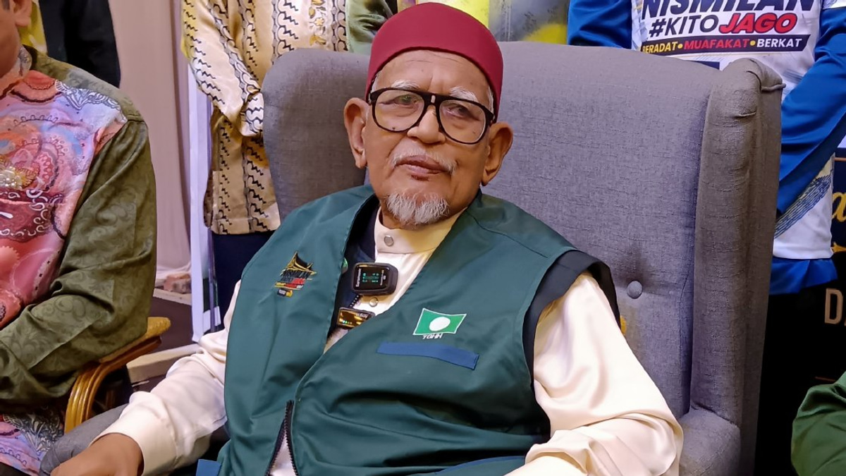 Hadi Rejects Muhyiddin's 'Toxic' Barb, Blames Bersatu for PN's Woes