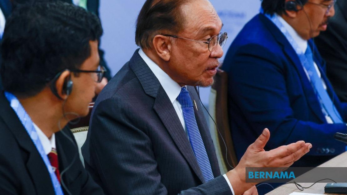 Anwar Praises Russia's Principled Approach to Gaza and Iran Issues