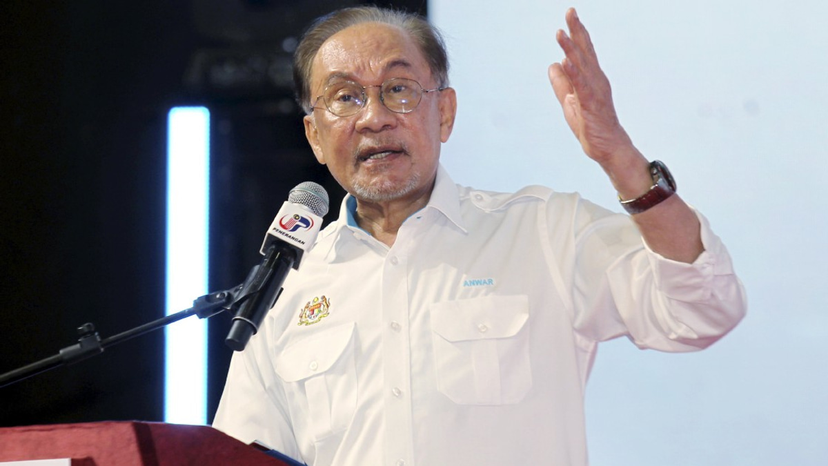 Anwar: Preliminary Findings Show No Wrongdoing in KWAP's eFishery Deal, But MACC Probe Must Proceed
