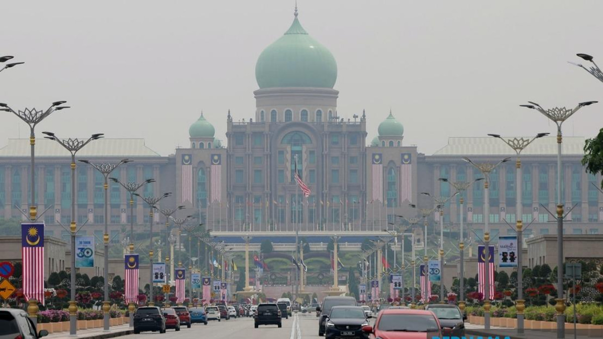 Haze Crisis To Feature In Anwar-Brunei Sultan Talks