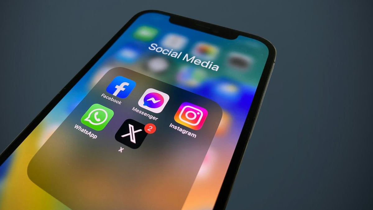 Mexico Charts Path Toward Social Media Regulation for Young Users