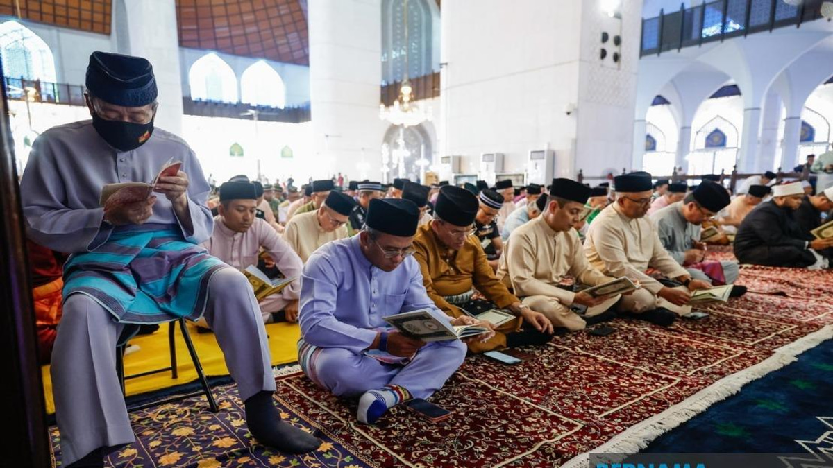Sultan Sharafuddin Leads Spiritual Observance for Warriors' Day in Selangor