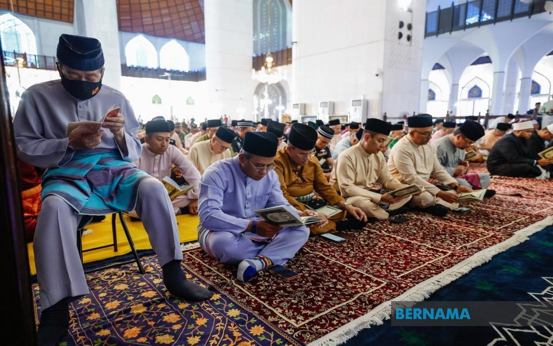 Sultan Sharafuddin Leads Spiritual Observance for Warriors' Day in Selangor