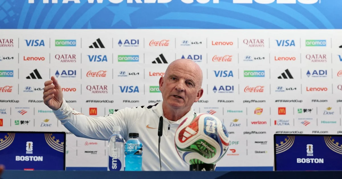 France Determined to Top World Cup Group, Sidestep Travel Burden