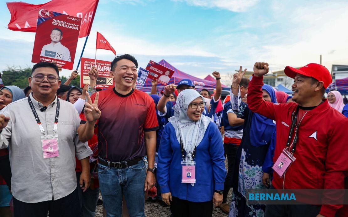 Johor Election Rivals Meet With Civility at Pontian Night Market