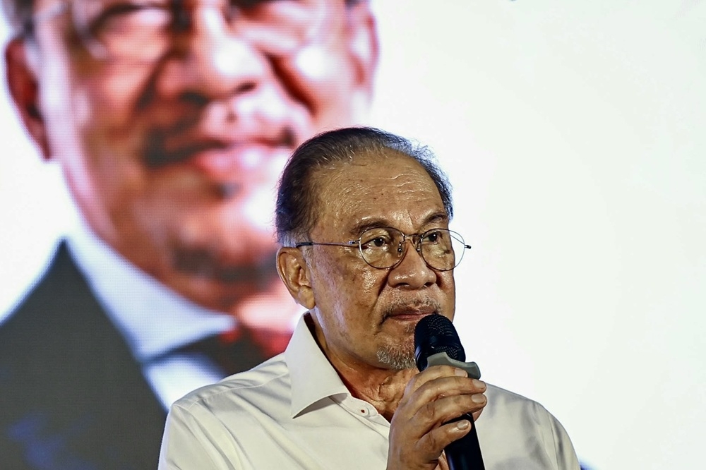 Anwar Awaits Full Report on Melaka DAP Crisis as Pakatan Leadership Prepares Response