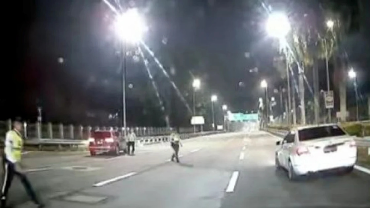 Mercedes driver arrested after crashing through police roadblock on Sprint Expressway