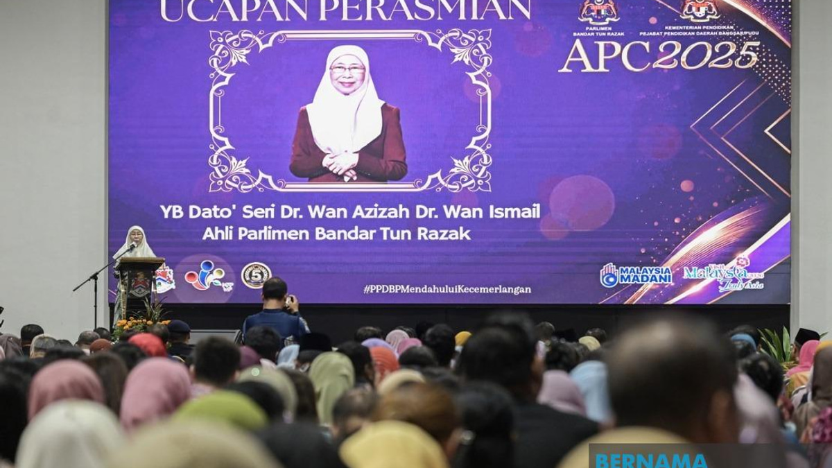National Progress Depends on Developing Ethical, Thoughtful Citizens, Says Dr Wan Azizah