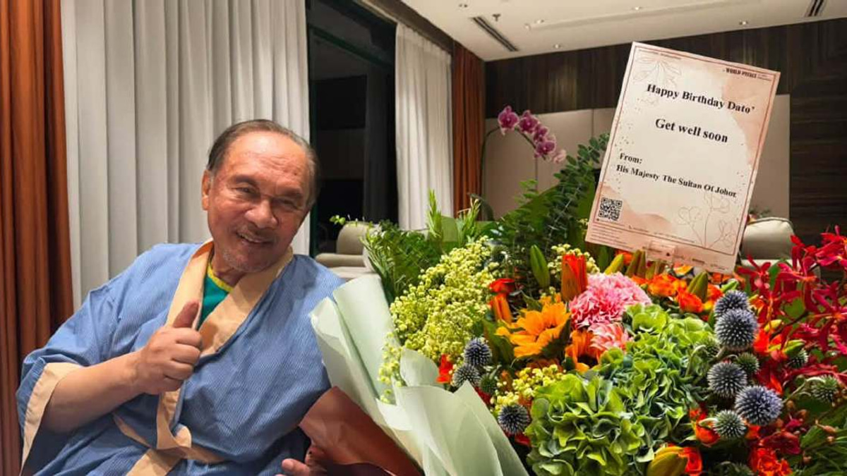 PM Anwar expresses gratitude to King and Queen for birthday greetings and recovery wishes