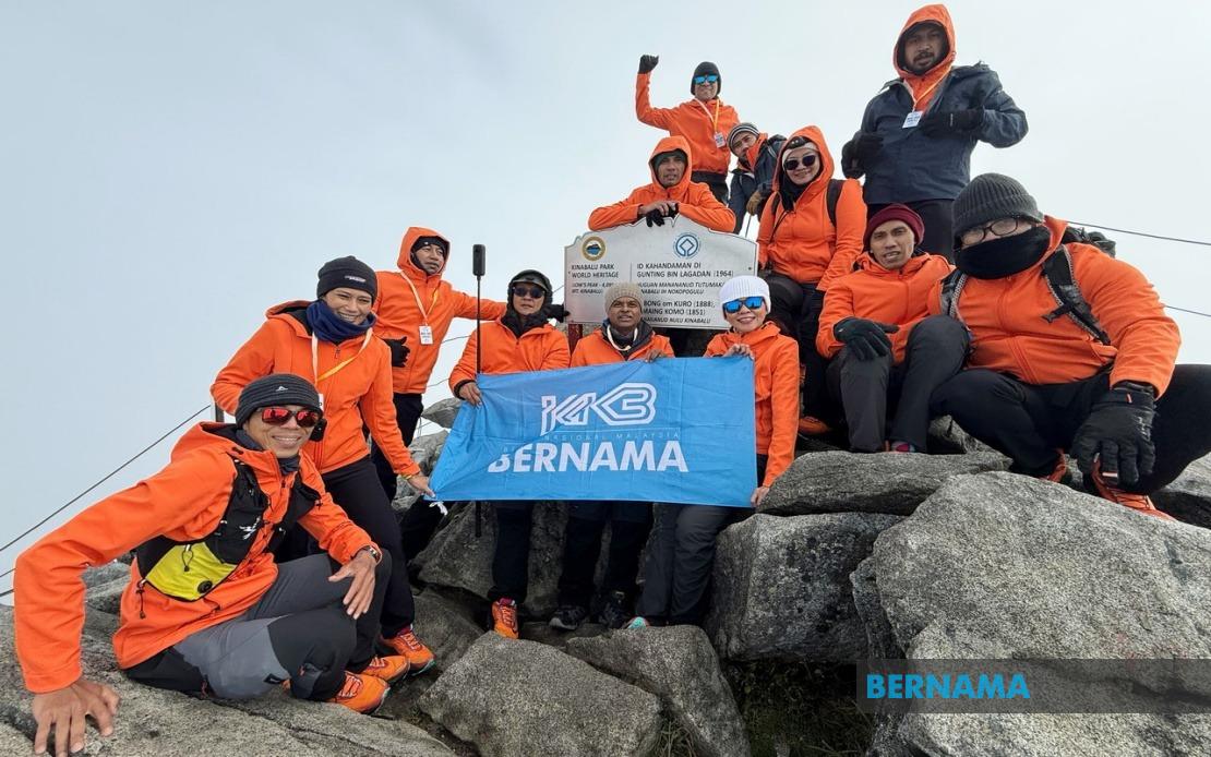 Bernama Team Reaches Mount Kinabalu Summit for HAWANA 2026, Pursuing Dual Malaysia Book of Records
