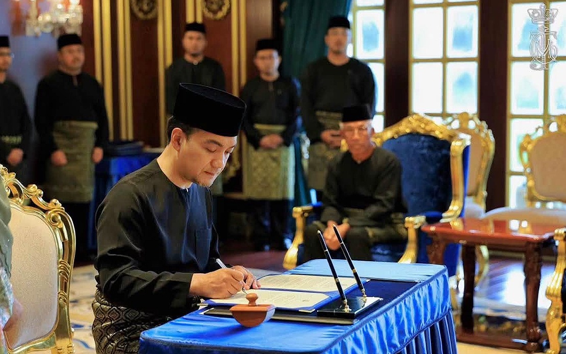Onn Hafiz Embarks on Second Term as Johor Menteri Besar, Reinforcing Political Dynasty