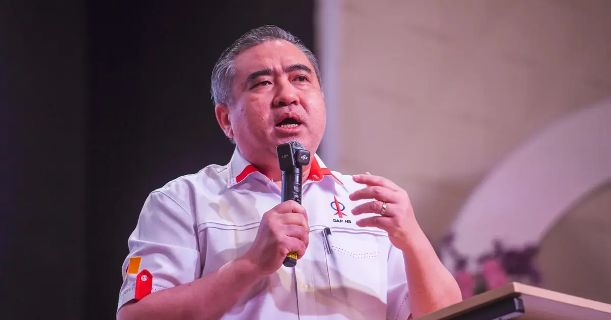 Transport Minister Loke to Petition Selangor Sultan Over LRT3 Dispute