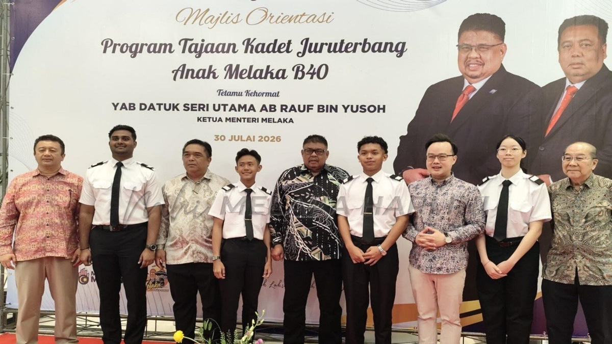 Melaka to Sponsor 20 B40 Children for International Cadet Pilot Training