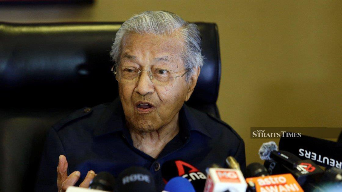 Dr Mahathir's RM150 Million Defamation Case Against Anwar to Resume After Medical Assessment