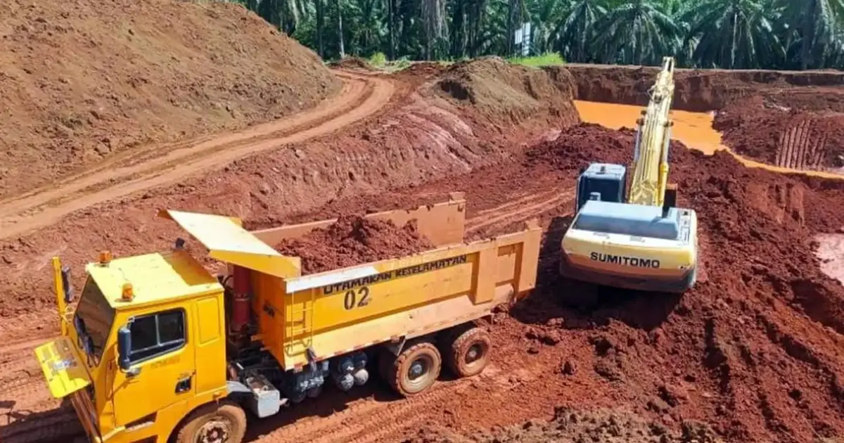 Nine arrested as authorities seize RM3.75mil in assets during Felda plantation raid