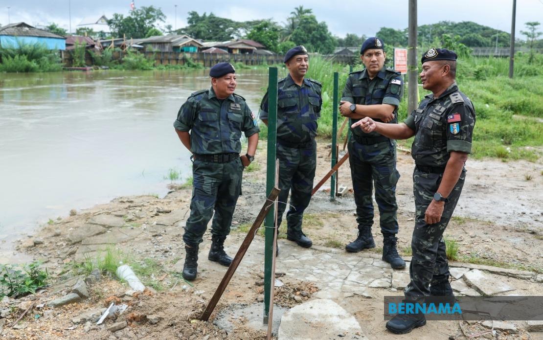 Smuggling Syndicates Adopt Smaller Group Tactics to Evade Border Controls