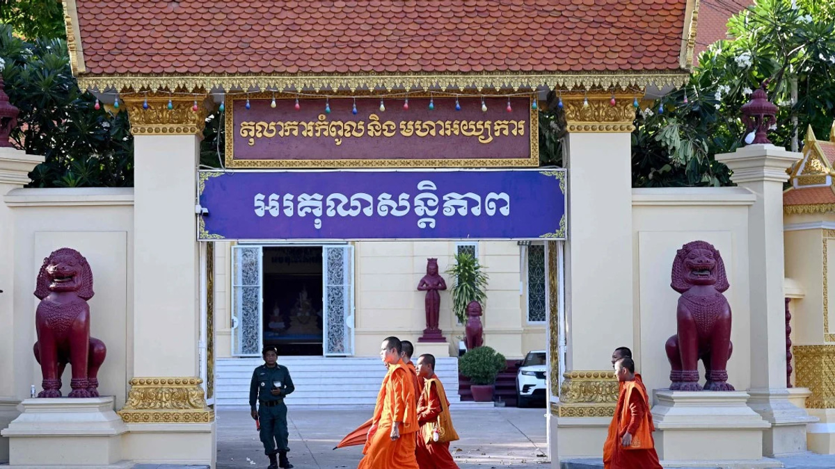 Cambodian Journalists' Treason Convictions Upheld in Controversial Supreme Court Decision