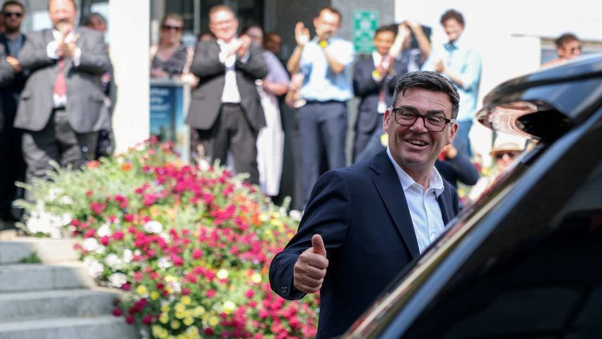 Singapore's Wong Extends Hand to New British PM Burnham Amid Regional Shifts