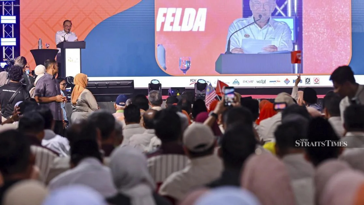 Anwar Urges Felda Leadership to Break Cycle of Financial Mismanagement