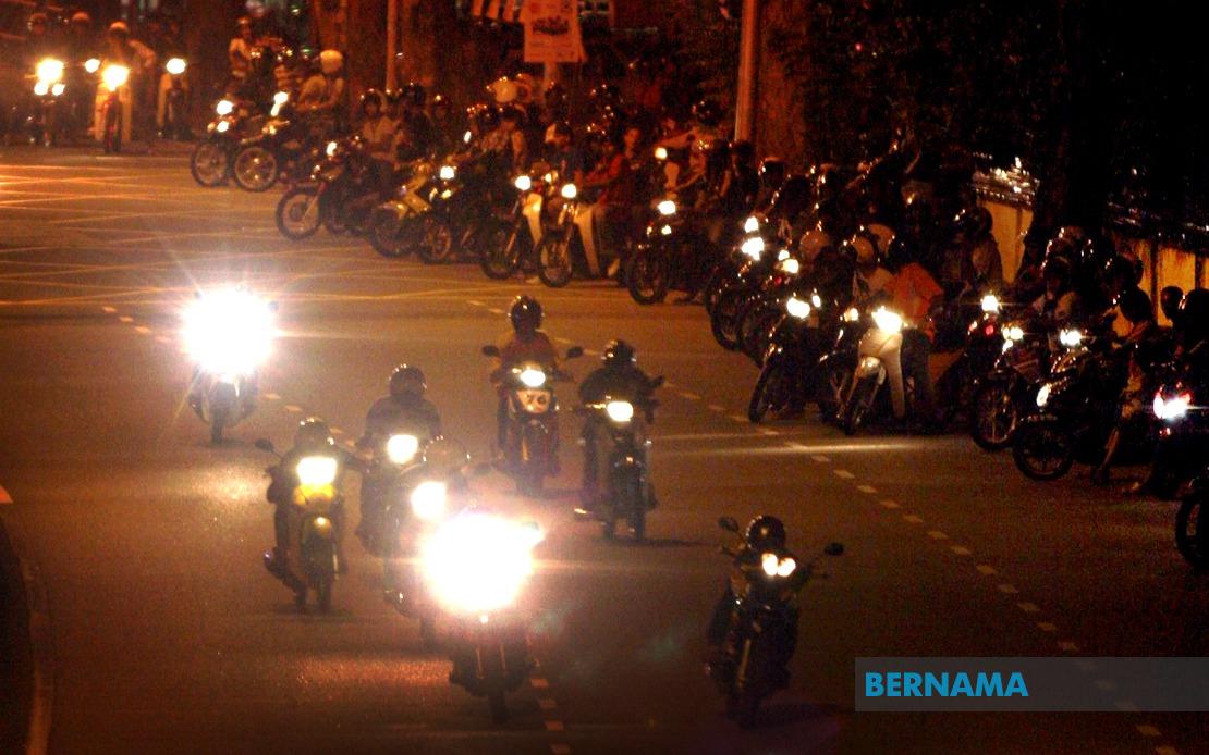 Parliament Proposes Tough Penalties and Rehabilitation to Combat Illegal Racing