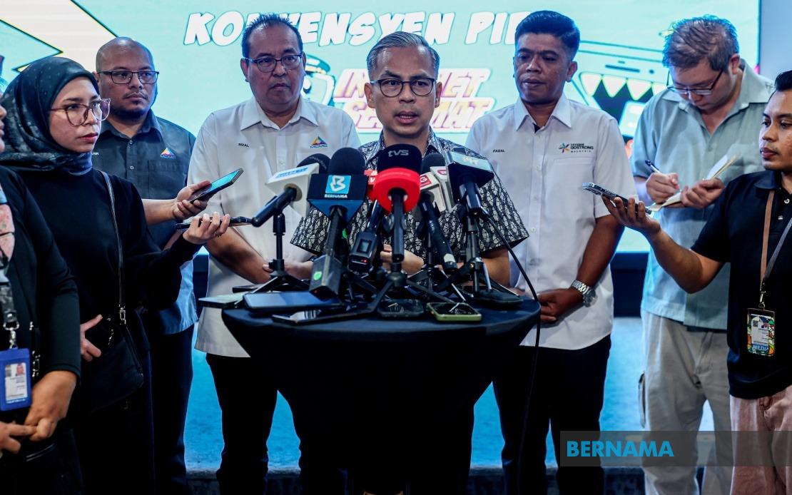 Parents Must Monitor Children's AI Relationships, Warns Fahmi Fadzil