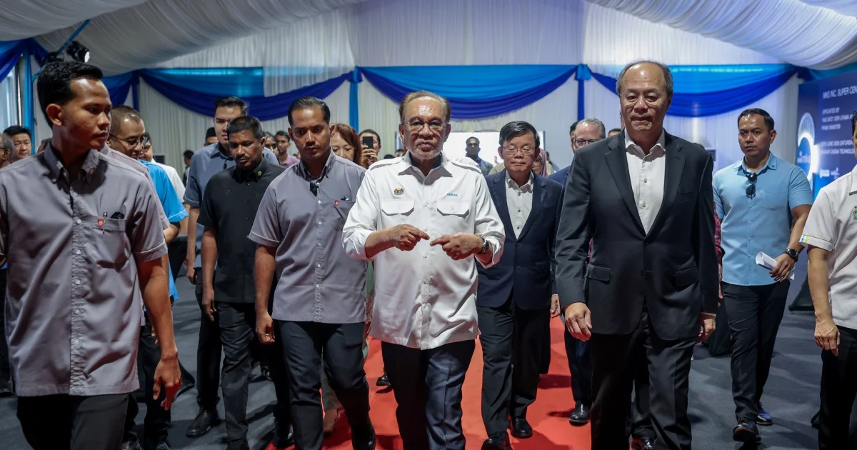 Malaysia's diplomatic balance attracts investors, Anwar says