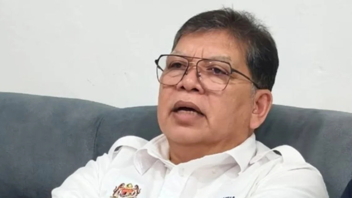 Hamzah Zainudin formally reappointed as opposition leader in parliament