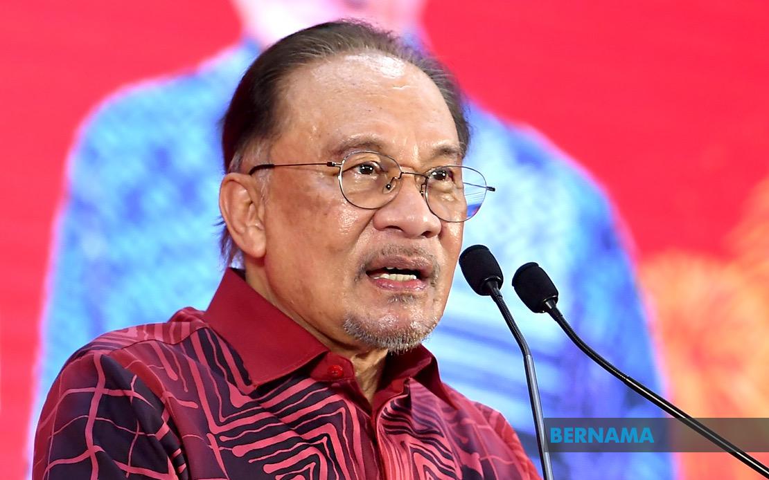 Anwar Maintains Strong Leadership Approval as Malaysians Show Cautious Optimism