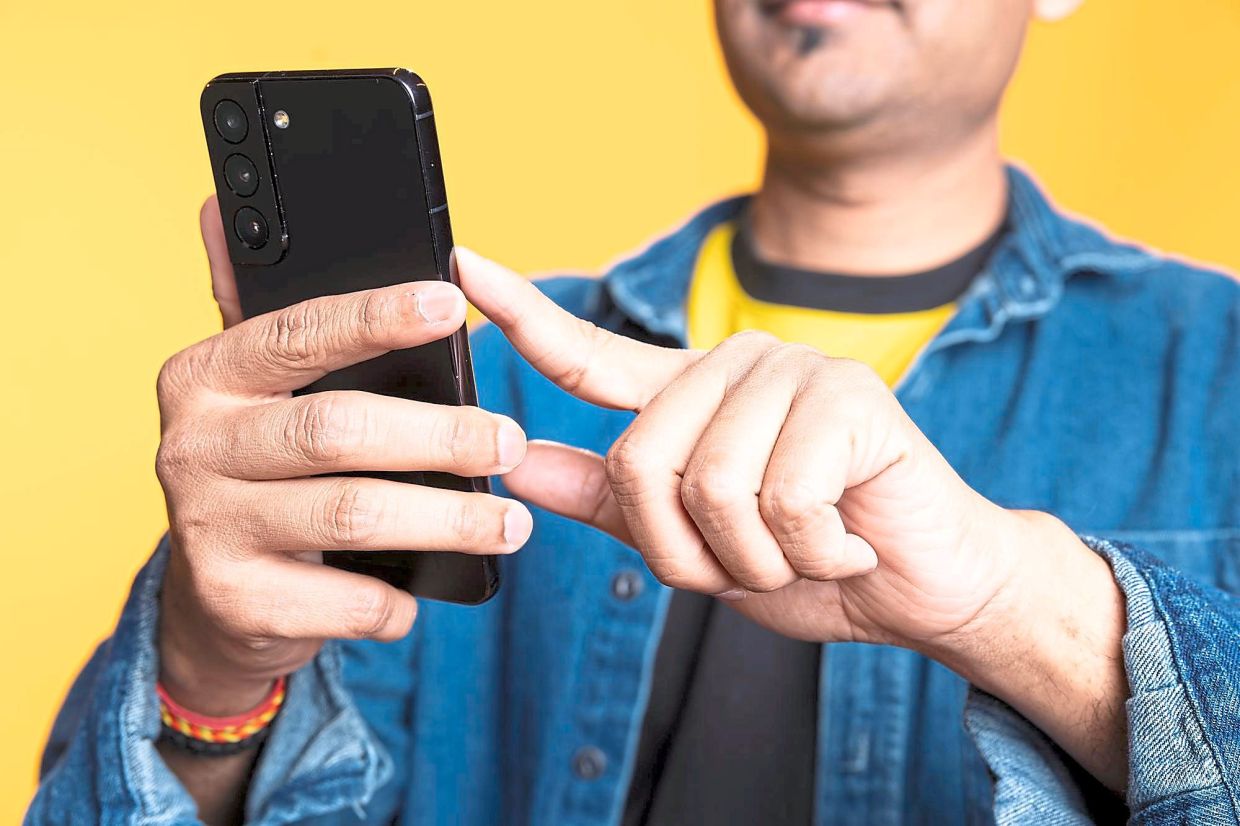Personal Data Protection Department Launches Probe Into Maxis Customer Details Leak