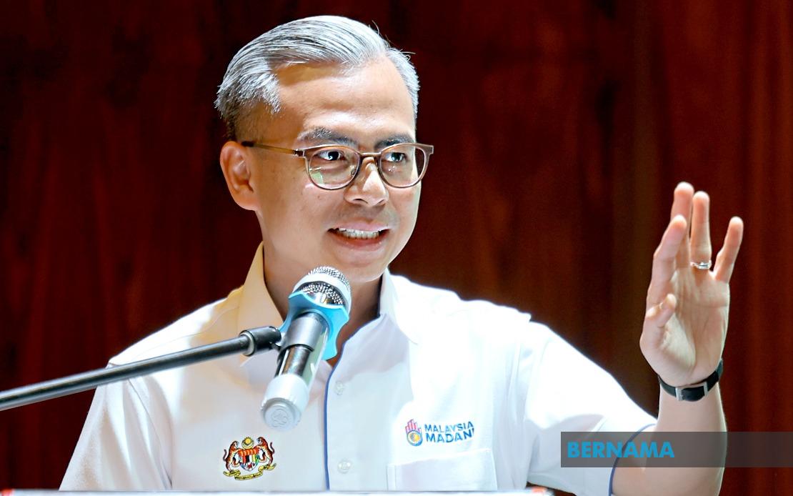 Fahmi Demands Telcos Take Action on Rural Coverage Gap as Data Sits Unused