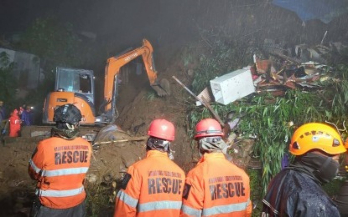 Typhoon Season Devastation: Philippines Counts 19 Deaths as 2.2 Million Face Displacement