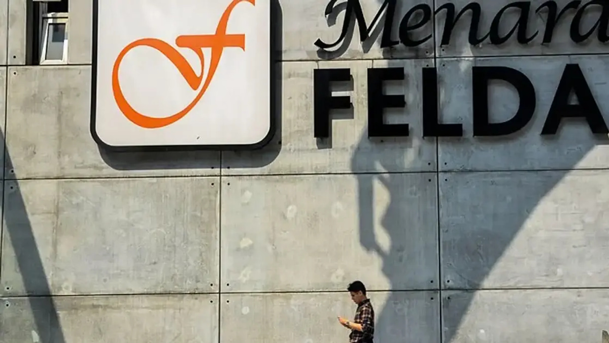 Anwar Attributes Felda's RM10 Billion Loss to Mismanagement and Political Interference